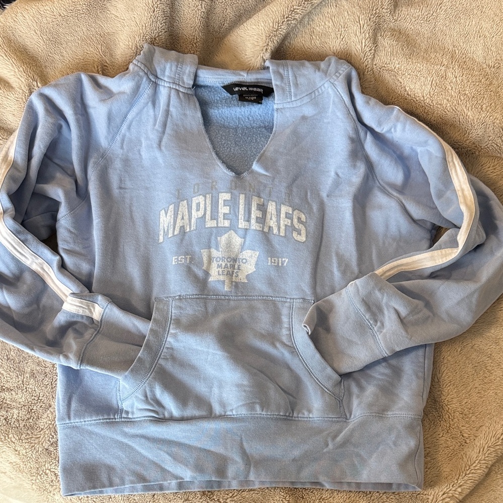 Baby blue Toronto Maple Leafs Hoodie - L (fits like a youth L. Women’s S)